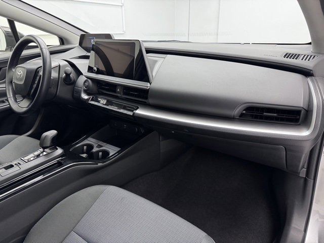 Used 2024 Toyota Prius LE image 19