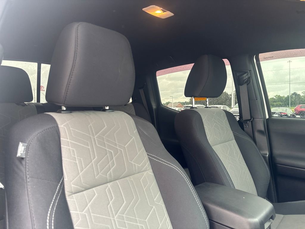 Used 2021 Toyota Tacoma TRD Off-Road AWD/4WD image 18