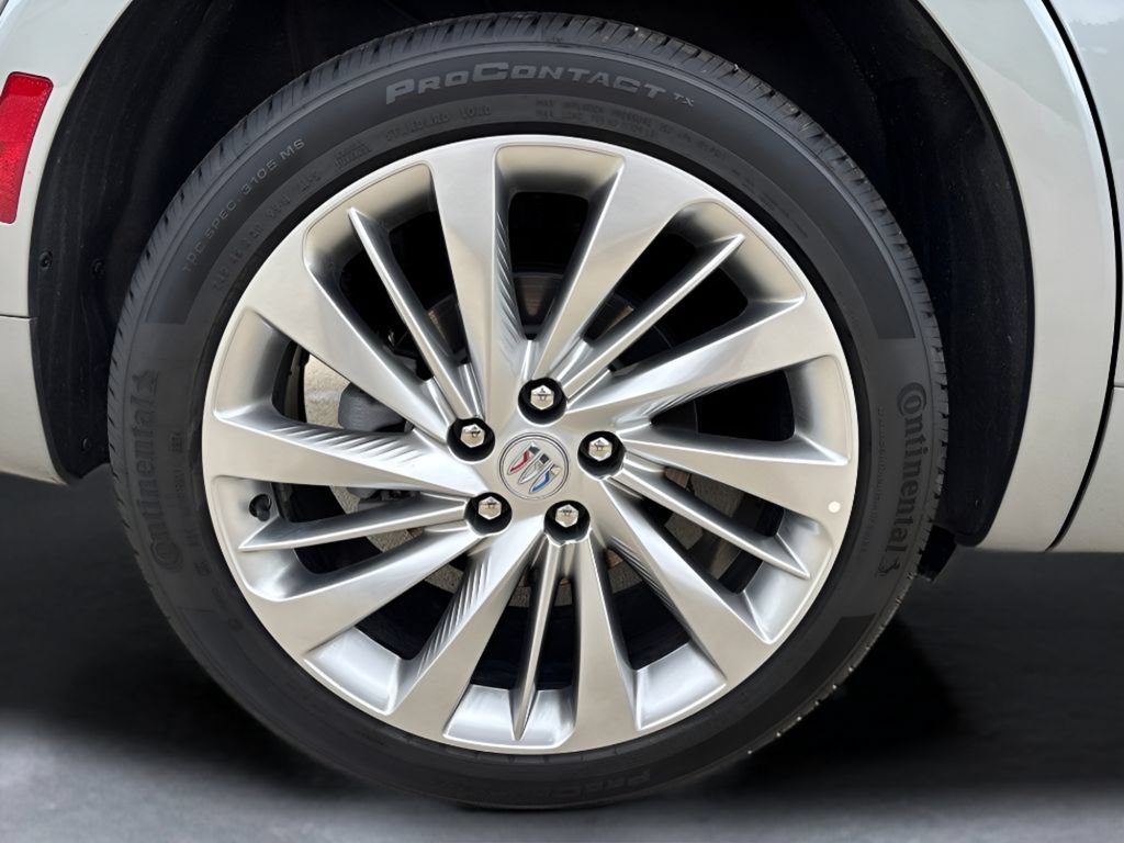 Used 2024 Buick Envision Avenir AWD/4WD image 32