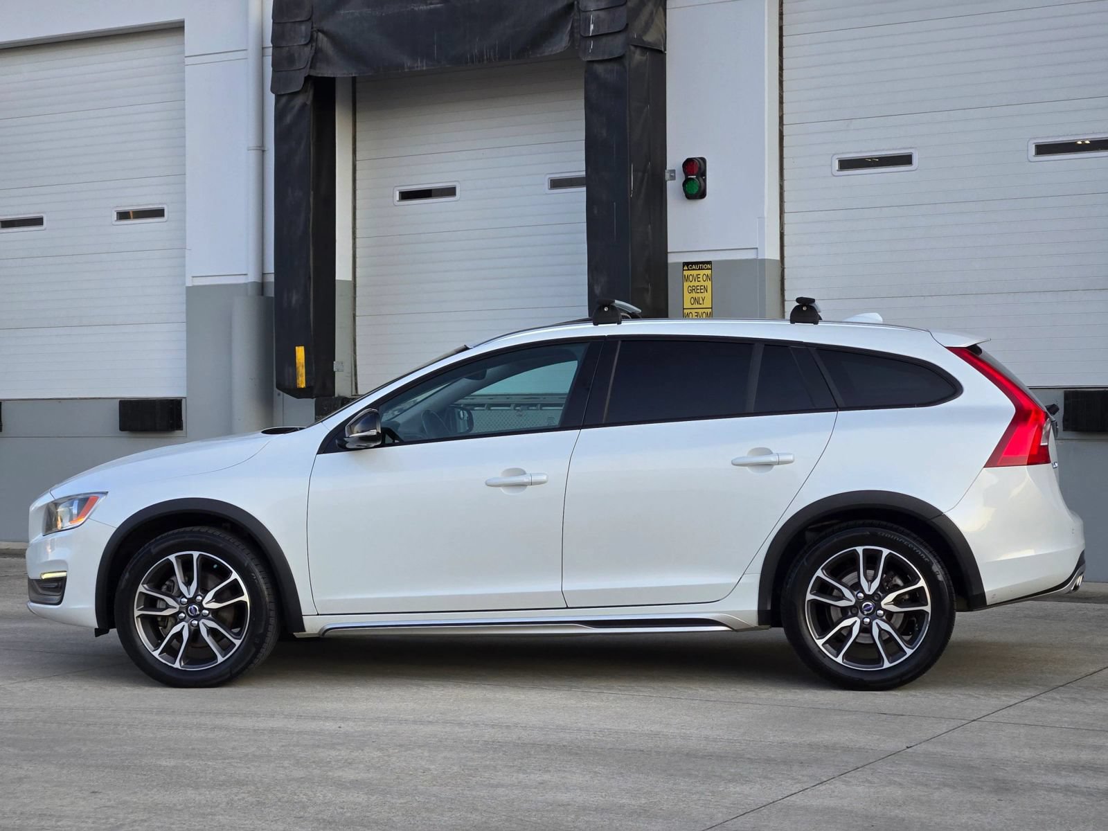 Used 2016 Volvo V60 T5 Cross Country w/ Convenience Package AWD/4WD image 5