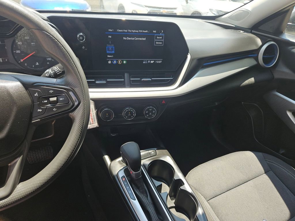 Used 2025 Chevrolet Trax LS FWD image 20