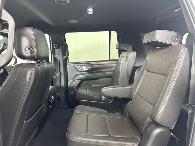 Used 2023 Chevrolet Suburban High Country image 24