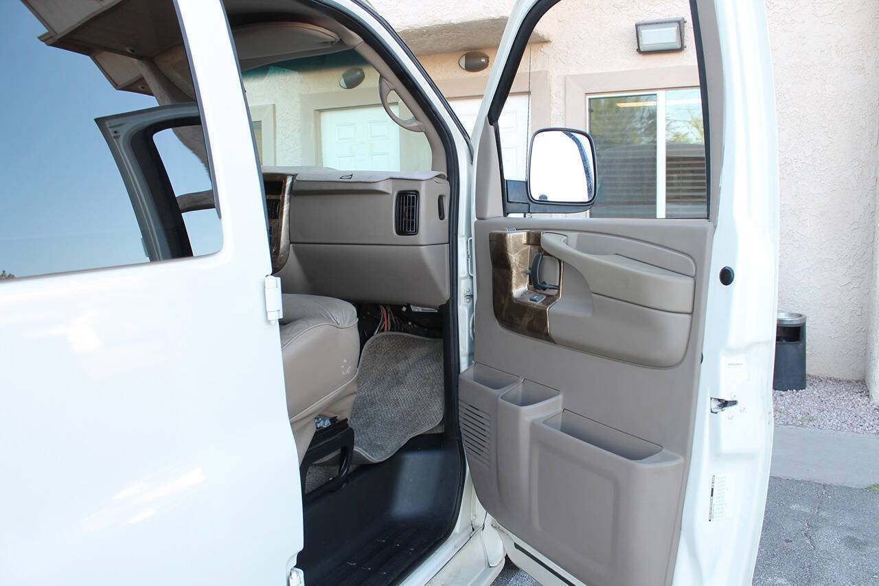 Used 2006 Chevrolet Express 1500 RWD image 47