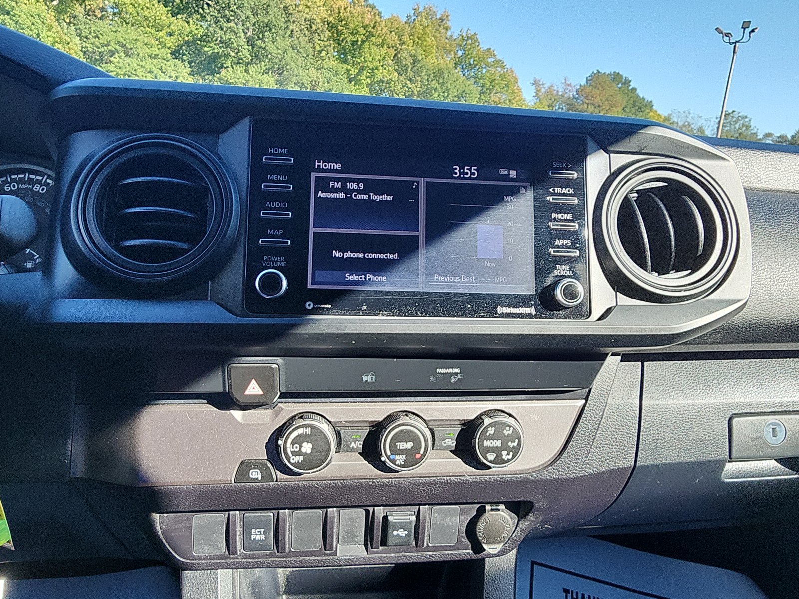 Used 2023 Toyota Tacoma SR RWD image 17