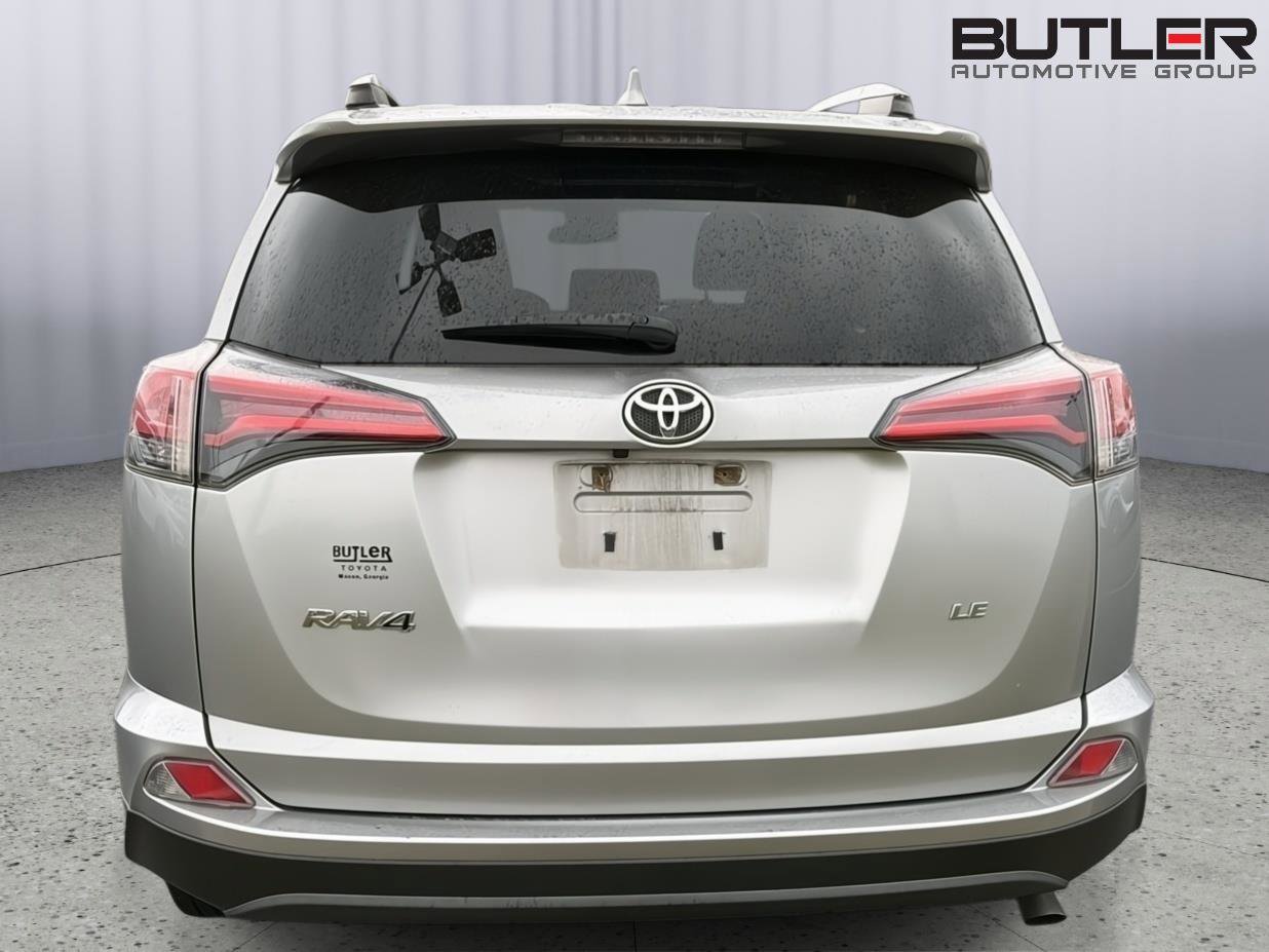 Used 2017 Toyota RAV4 LE FWD image 5