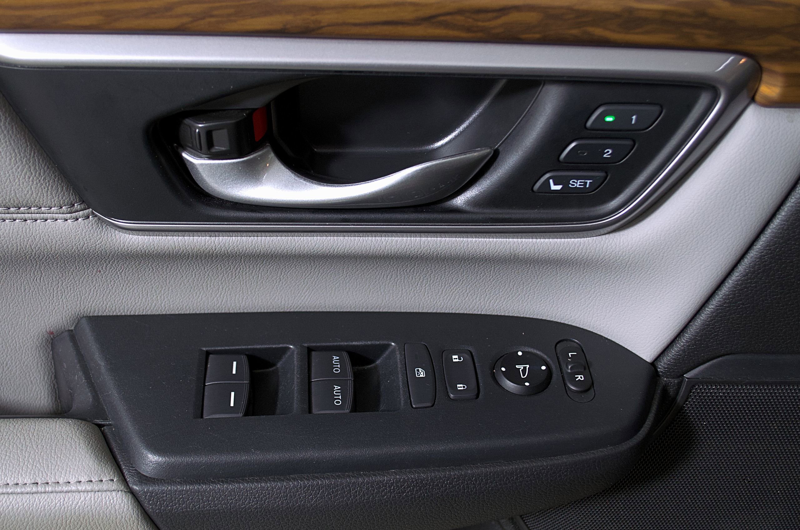 Used 2021 Honda CR-V Touring image 17