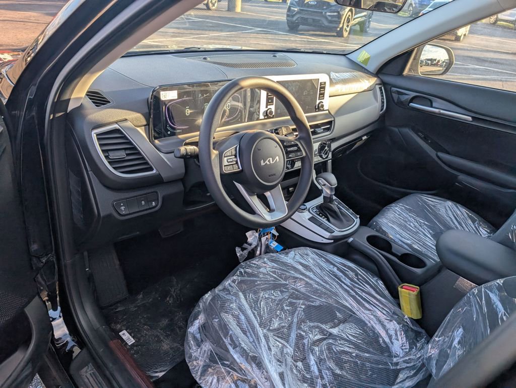 New 2026 Kia Seltos LX image 13