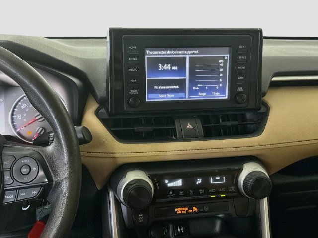 Used 2019 Toyota RAV4 LE FWD image 17
