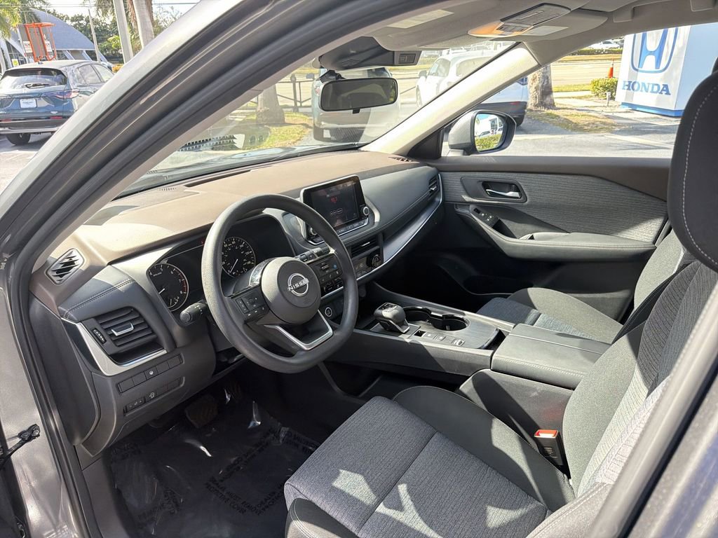 Used 2023 Nissan Rogue SV image 24