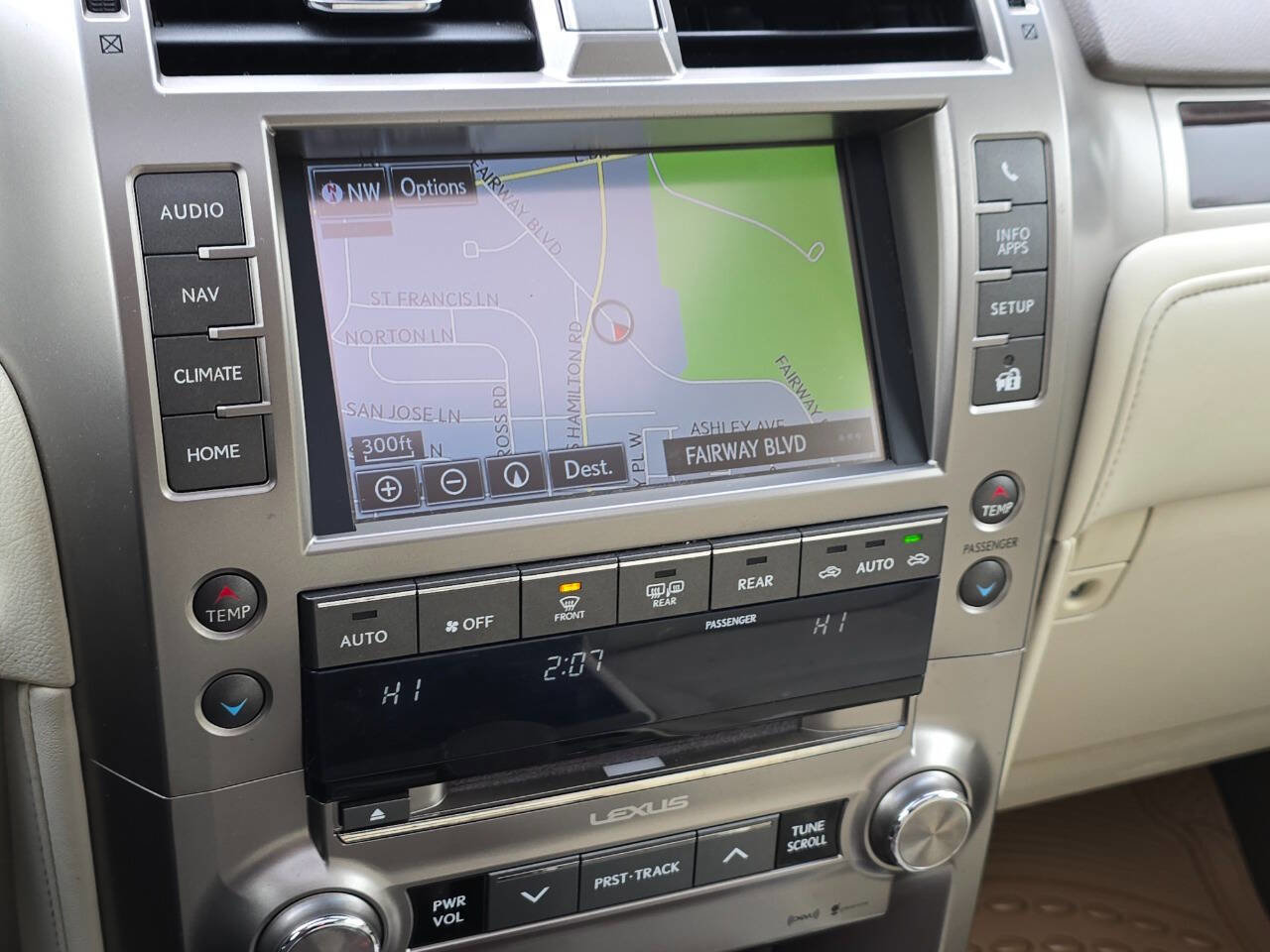 Used 2017 Lexus GX 460 Premium w/ Premium Package image 15