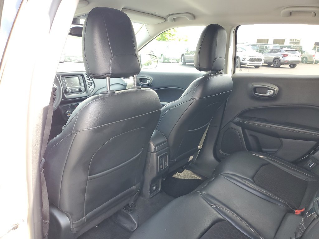 Used 2018 Jeep Compass Latitude FWD image 27