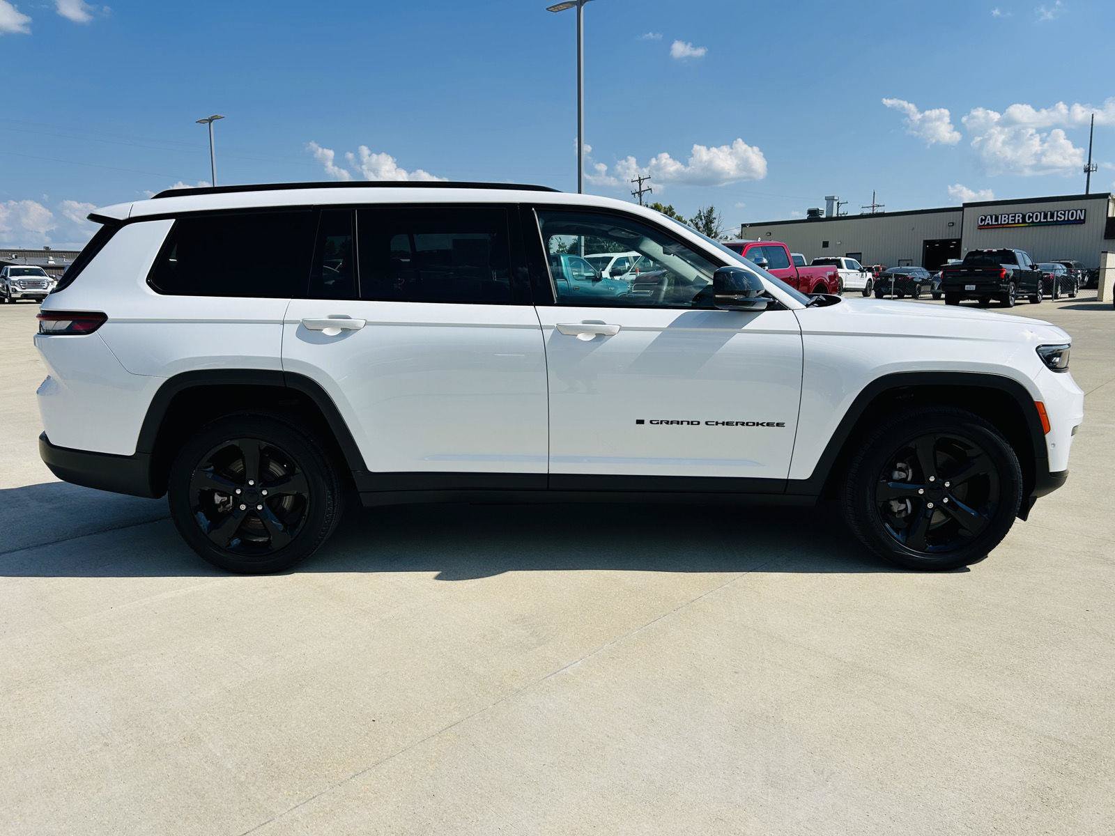 Used 2023 Jeep Grand Cherokee L Limited w/ Luxury Tech Group II AWD/4WD image 46