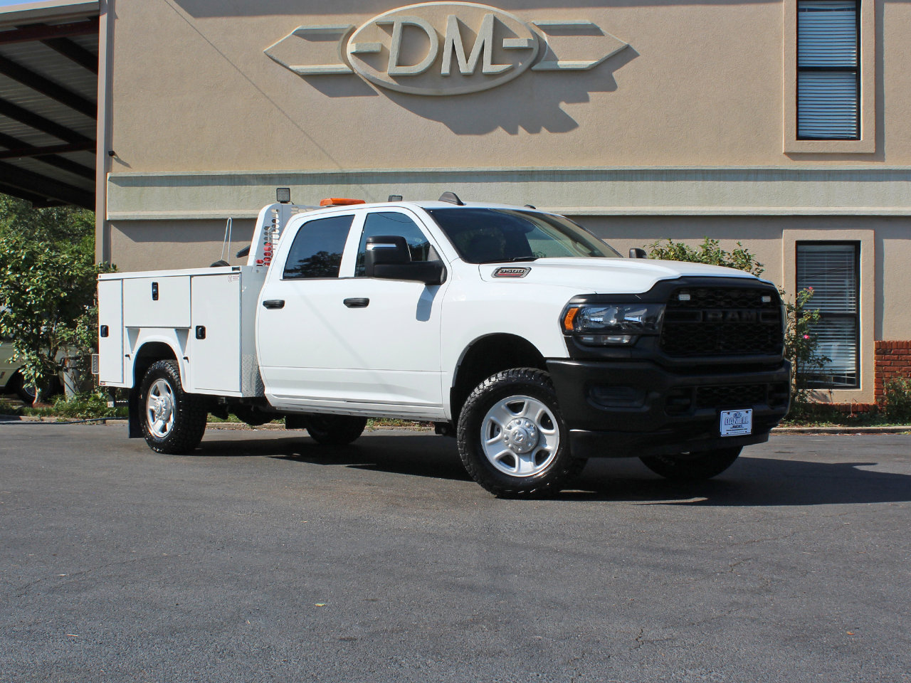 Used 2023 RAM 3500 Tradesman w/ Convenience Group image 3