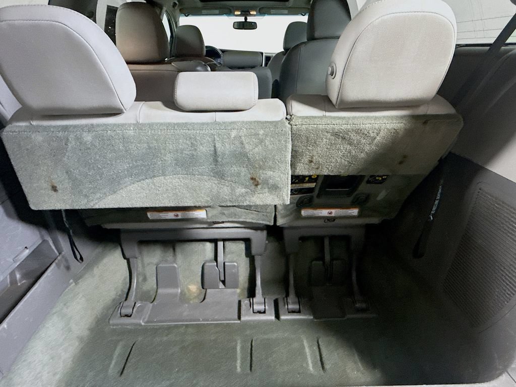 Used 2017 Toyota Sienna XLE w/ XLE Navigation Package FWD image 25