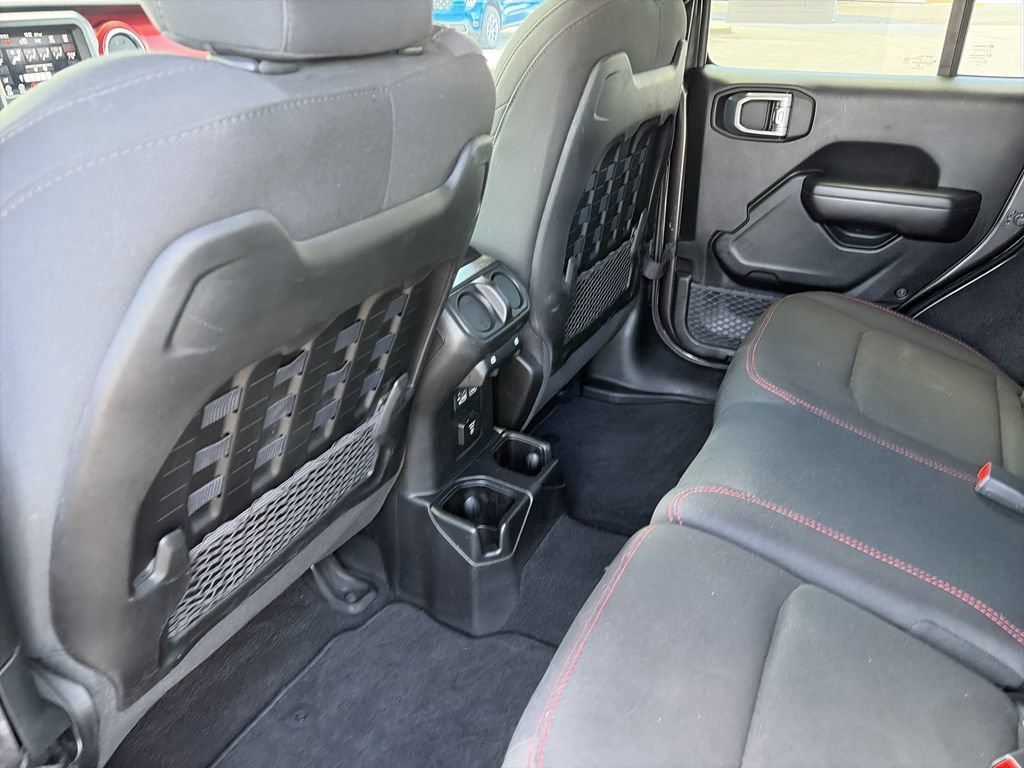 Used 2021 Jeep Wrangler Unlimited Rubicon w/ Cold Weather Group AWD/4WD image 26