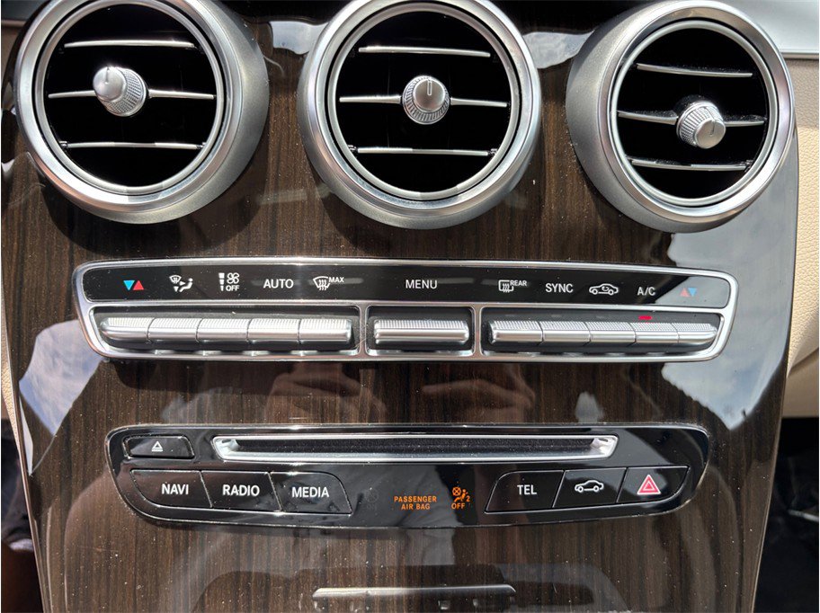 Used 2019 Mercedes-Benz GLC 300 4MATIC Coupe w/ Parking Assist Package image 33