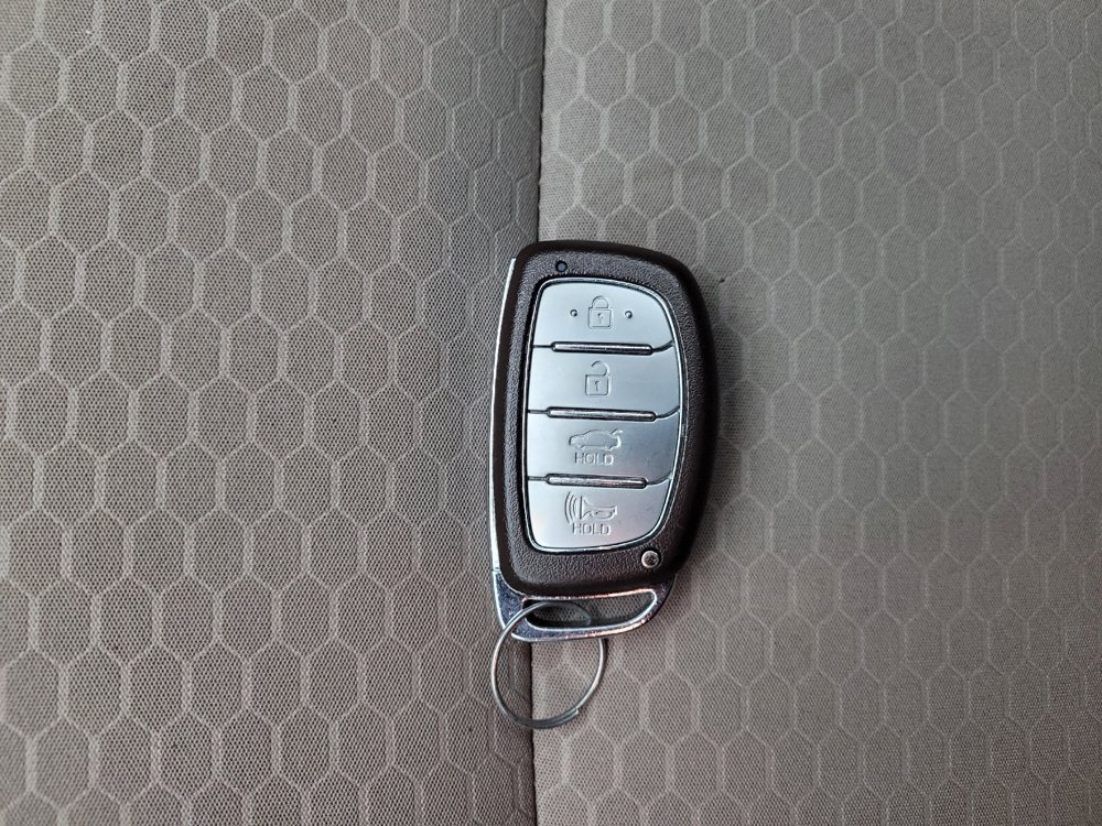 Used 2020 Hyundai Elantra Value Edition w/ Winter Weather Package FWD image 32