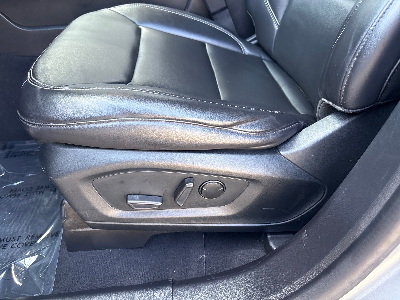 Used 2022 Ford Explorer XLT w/ Equipment Group 202A image 13