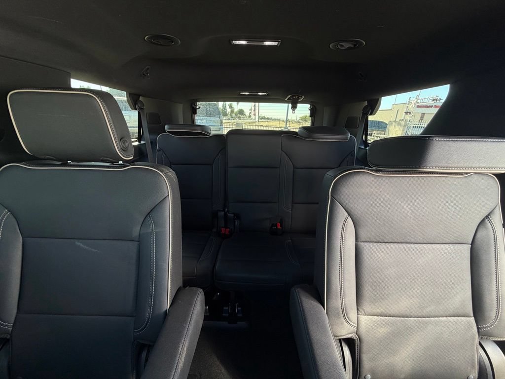 Used 2024 GMC Yukon SLT w/ SLT Luxury Package RWD image 11