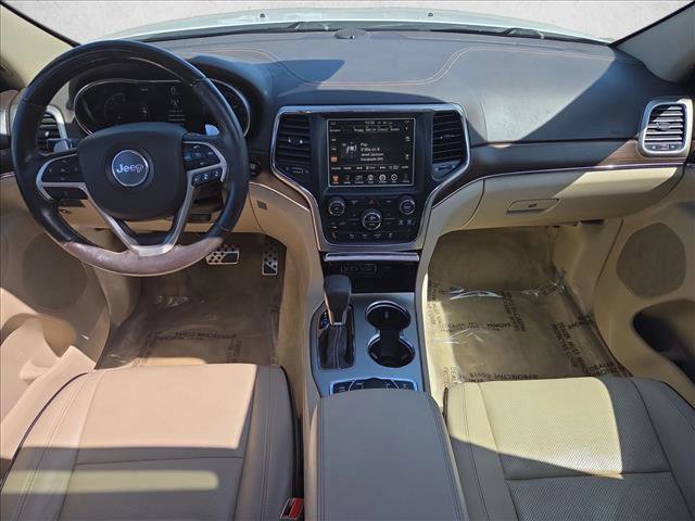 Used 2016 Jeep Grand Cherokee Overland w/ Advanced Technology Group AWD/4WD image 19