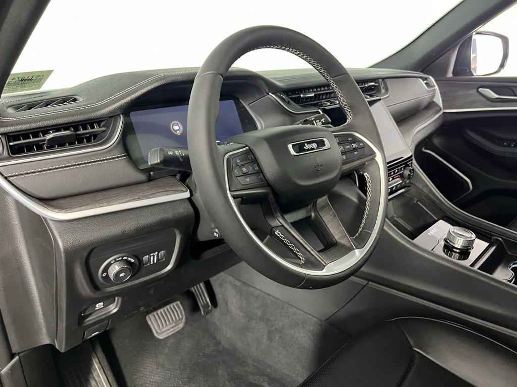 Certified 2024 Jeep Grand Cherokee Limited w/ Luxury Tech Group II image 22