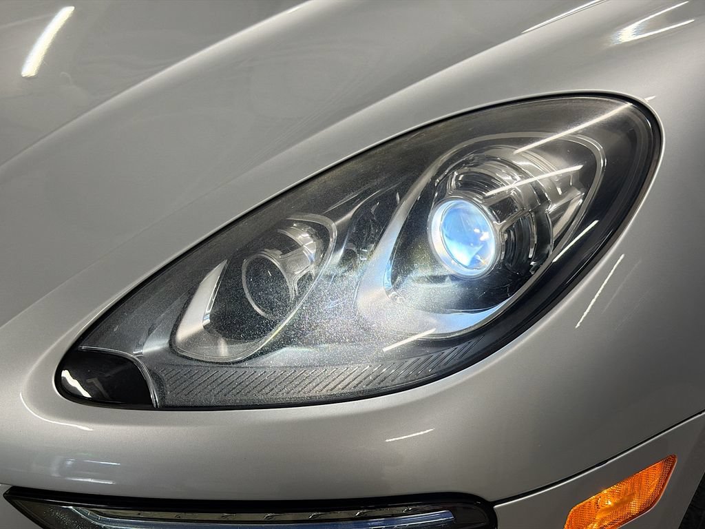 Certified 2015 Porsche Macan S AWD/4WD image 33