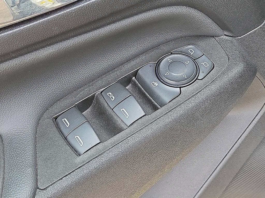 Used 2024 Chevrolet Equinox LT image 24