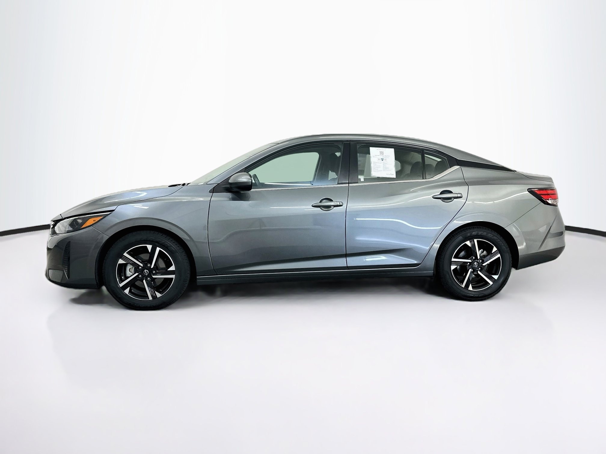 Used 2025 Nissan Sentra SV FWD image 4