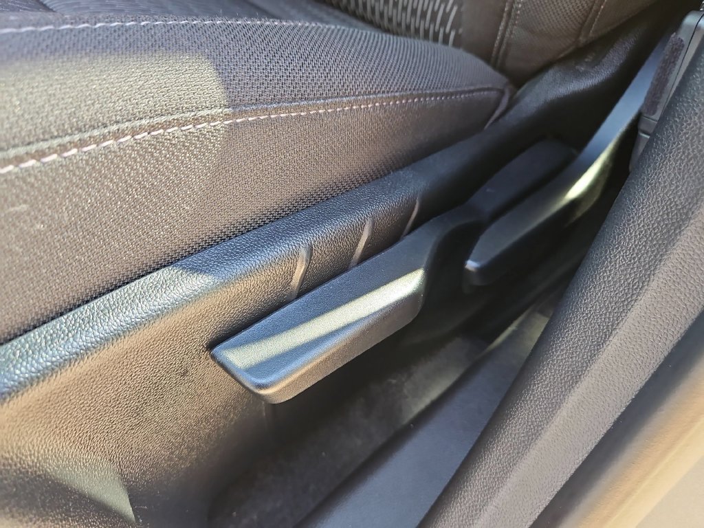 Used 2026 Chevrolet Equinox LT FWD image 14