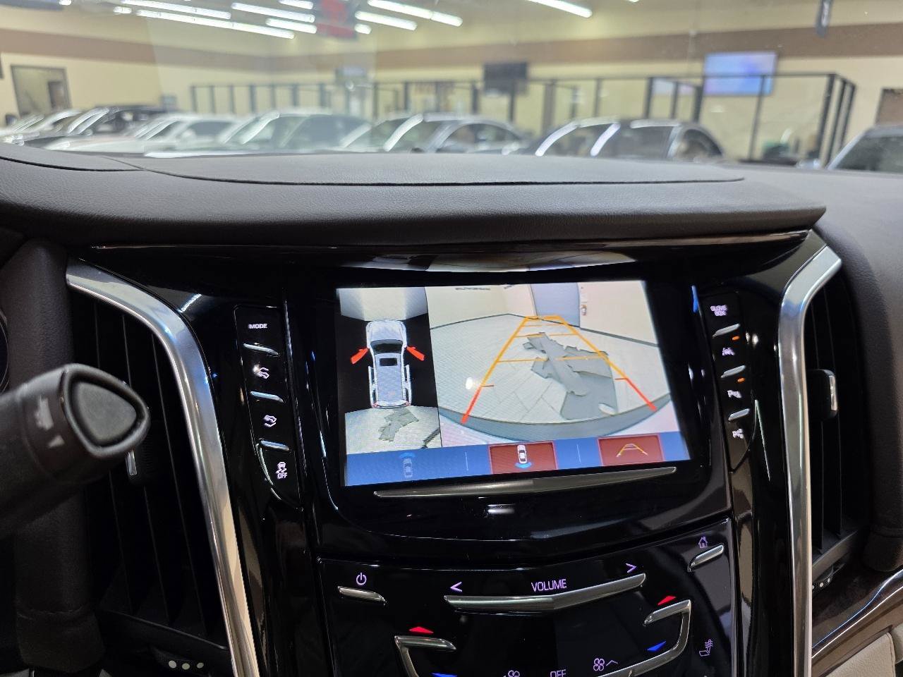 Used 2017 Cadillac Escalade Premium Luxury AWD/4WD image 35