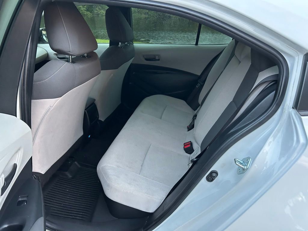 Used 2022 Toyota Corolla LE FWD image 13