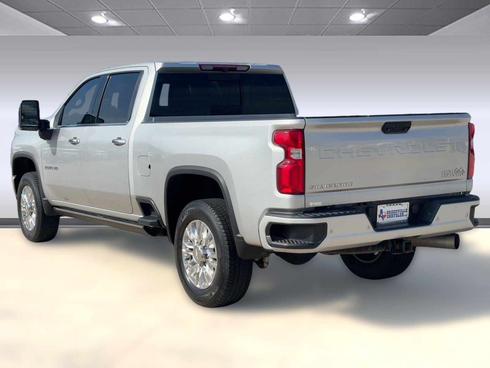Used 2022 Chevrolet Silverado 2500 High Country w/ Z71 Off-Road Package image 3