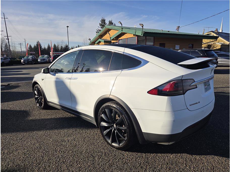 Used 2016 Tesla Model X 90D image 6