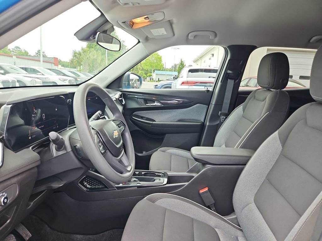 Used 2025 Chevrolet TrailBlazer LS w/ LS Convenience Package FWD image 21