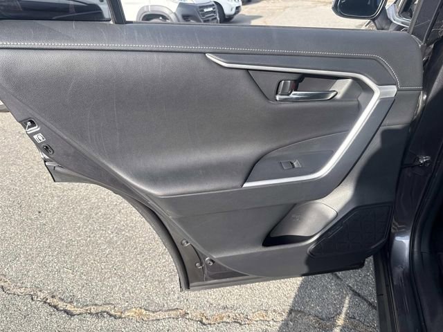 Used 2019 Toyota RAV4 Limited image 18