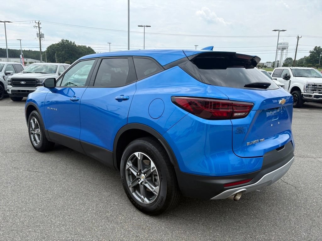 Used 2025 Chevrolet Blazer LT AWD/4WD image 6