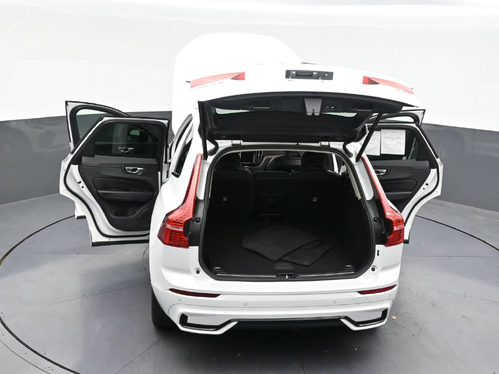 Certified 2024 Volvo XC60 B5 Plus AWD/4WD image 39