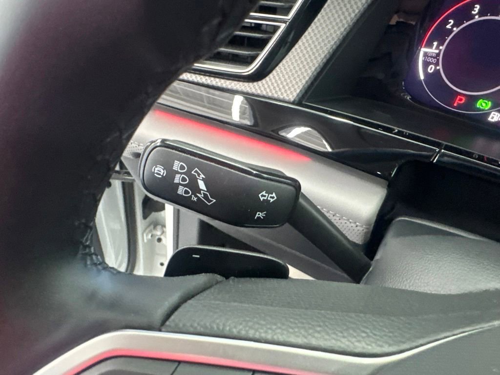 Certified 2025 Volkswagen Atlas Peak Edition SE AWD/4WD image 37