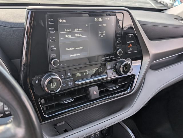 Used 2022 Toyota Highlander XLE image 26