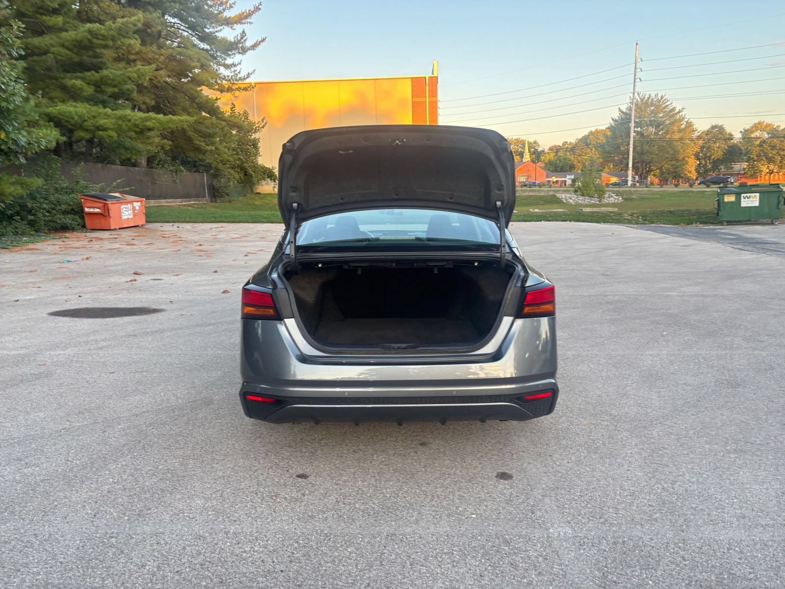 Used 2025 Nissan Altima 2.5 SV FWD image 31