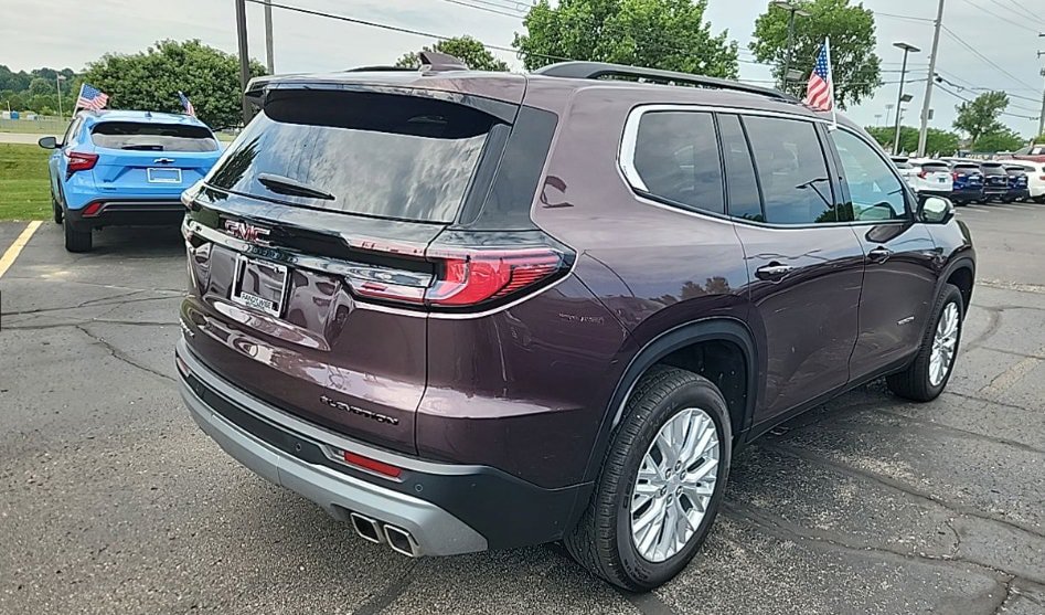 Used 2024 GMC Acadia Elevation w/ Luxury Package FWD image 2