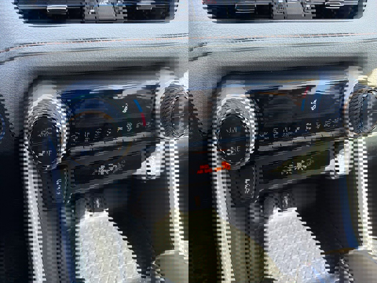 Used 2025 Toyota RAV4 XLE Premium image 17