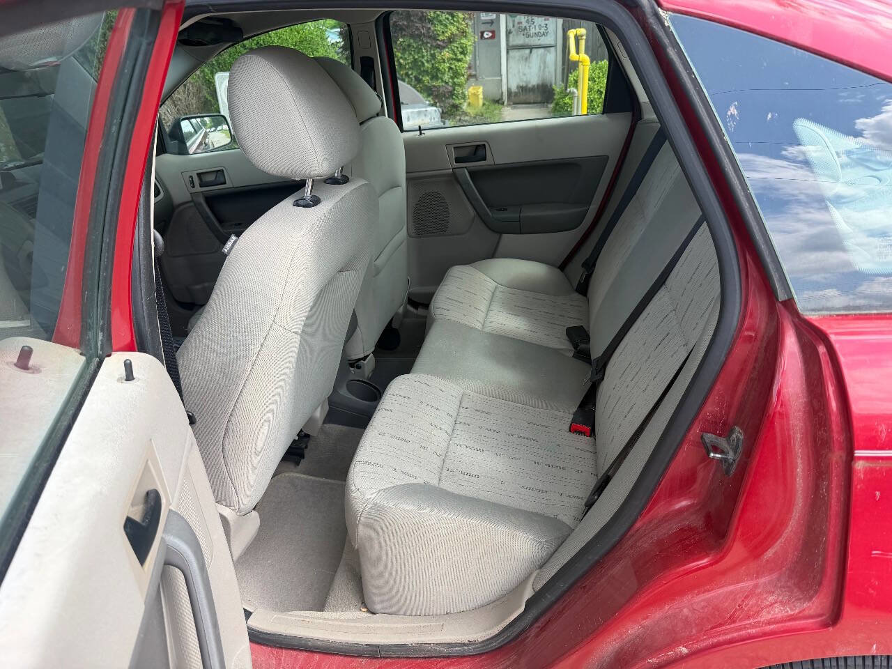 Used 2010 Ford Focus SE FWD image 17
