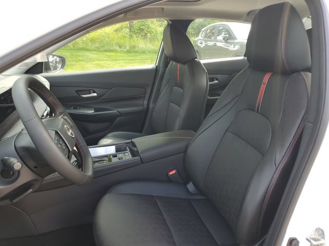 New 2026 Nissan Sentra SR w/ SR Premium Package FWD image 5