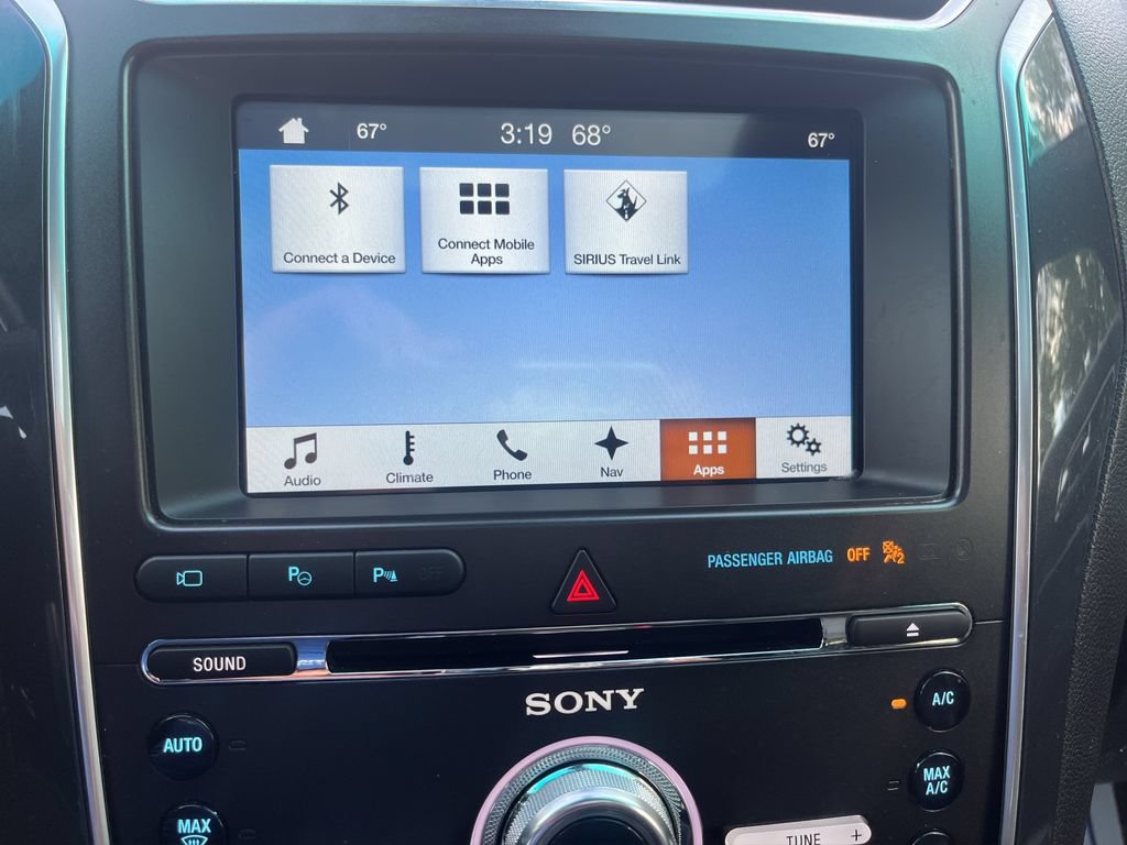 Used 2017 Ford Explorer Limited w/ Equipment Group 301A AWD/4WD image 26
