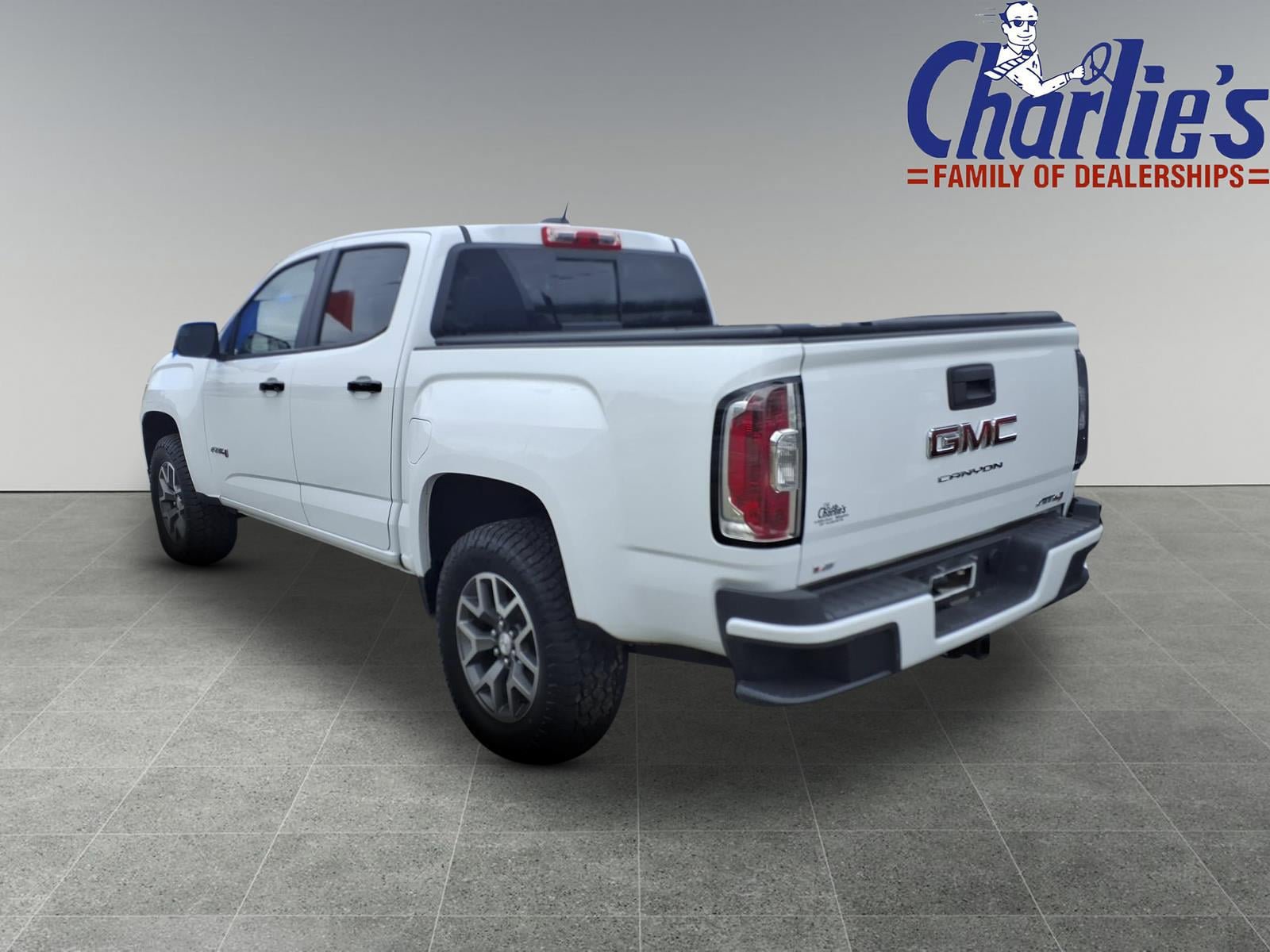 Used 2022 GMC Canyon AT4 w/ Trailering Package AWD/4WD image 4