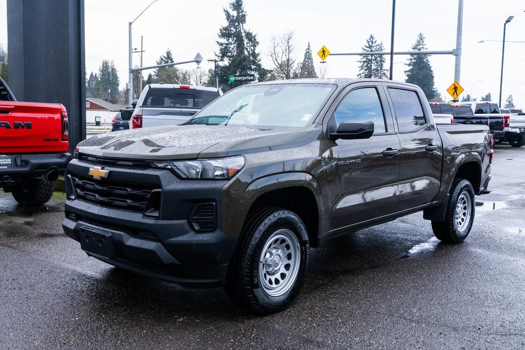 Used 2023 Chevrolet Colorado W/T image 3
