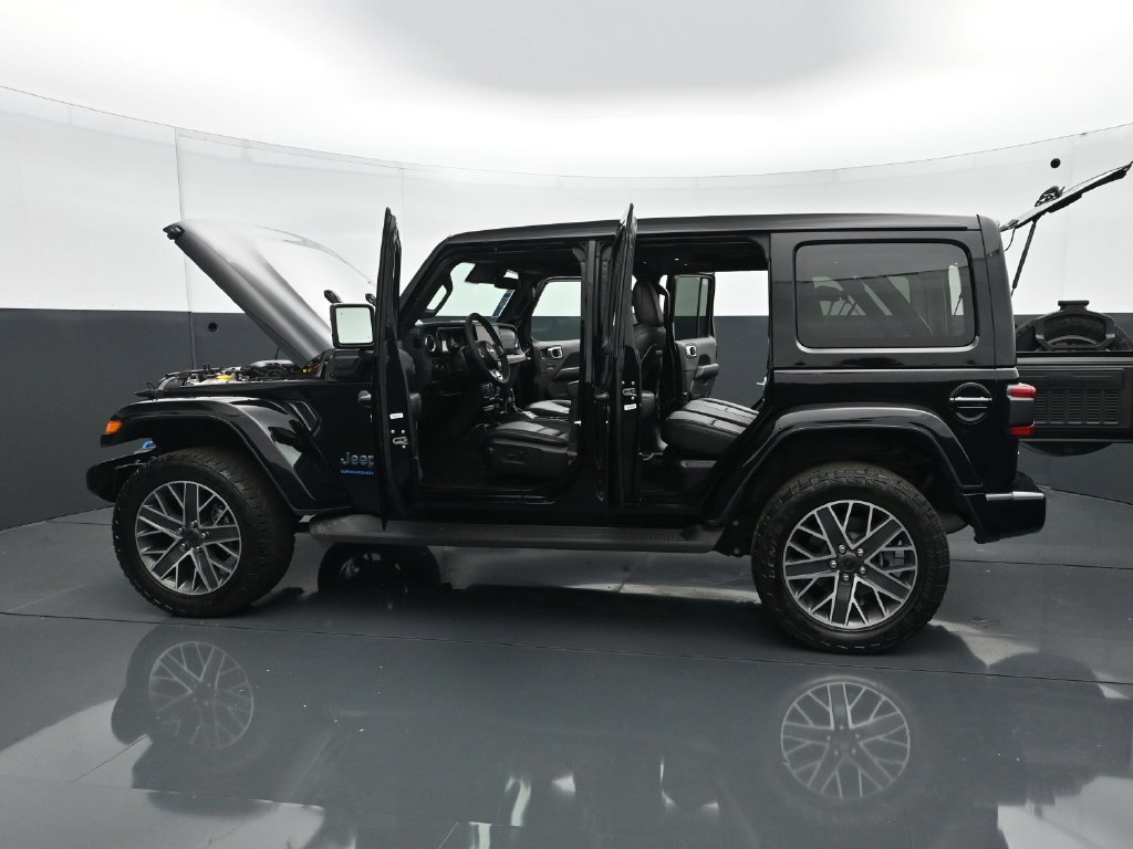 Used 2024 Jeep Wrangler High Altitude AWD/4WD image 32
