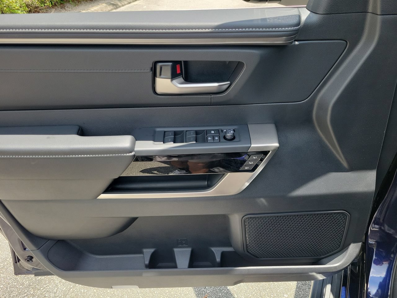 Used 2026 Toyota Sequoia Limited AWD/4WD image 11