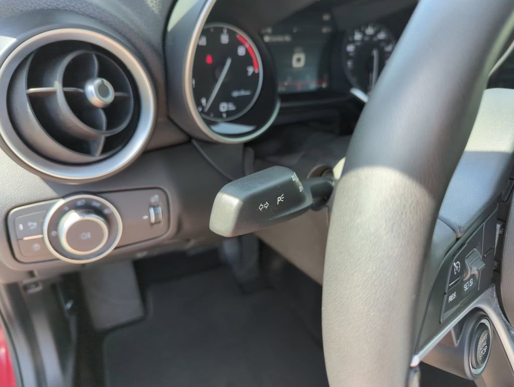 Used 2019 Alfa Romeo Giulia Ti image 21